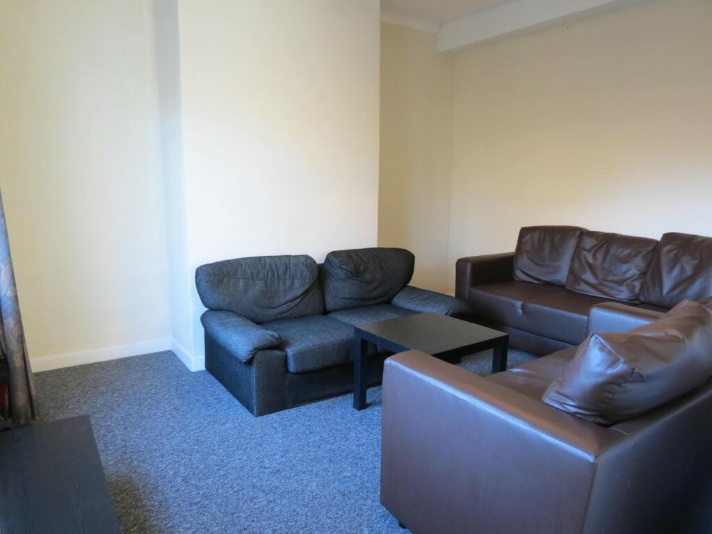 Additional image 2 of 4 bedroom Semi Detached House in Charminster