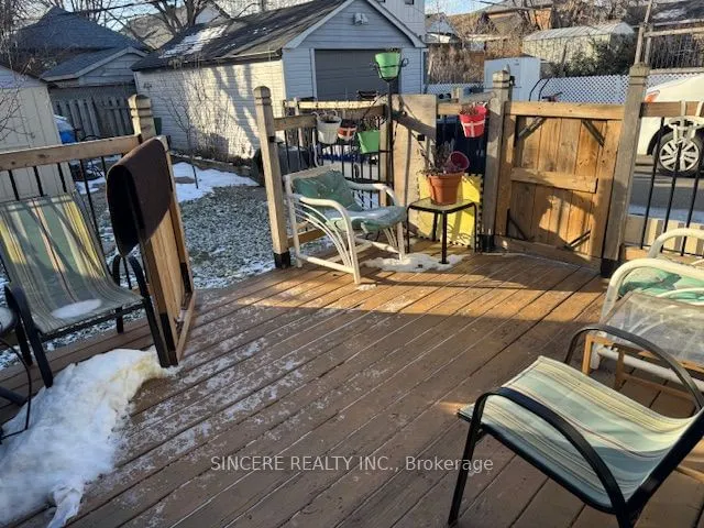 Additional image 24 of 26 Sixteenth St