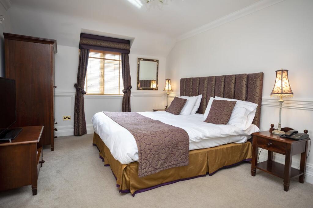 Additional image 7 of The Lord Bute, 181-185 Lymington Road, Christchurch, BH23 4JS