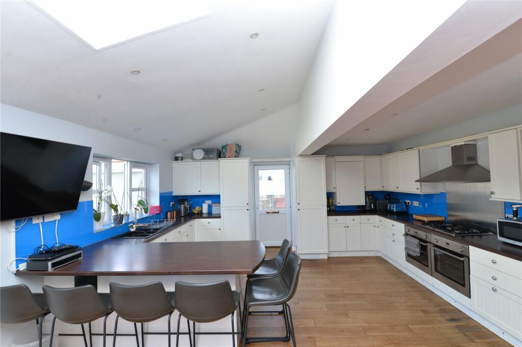 Additional image 9 of Barton Lane, Barton on Sea, New Milton, Hampshire, BH25