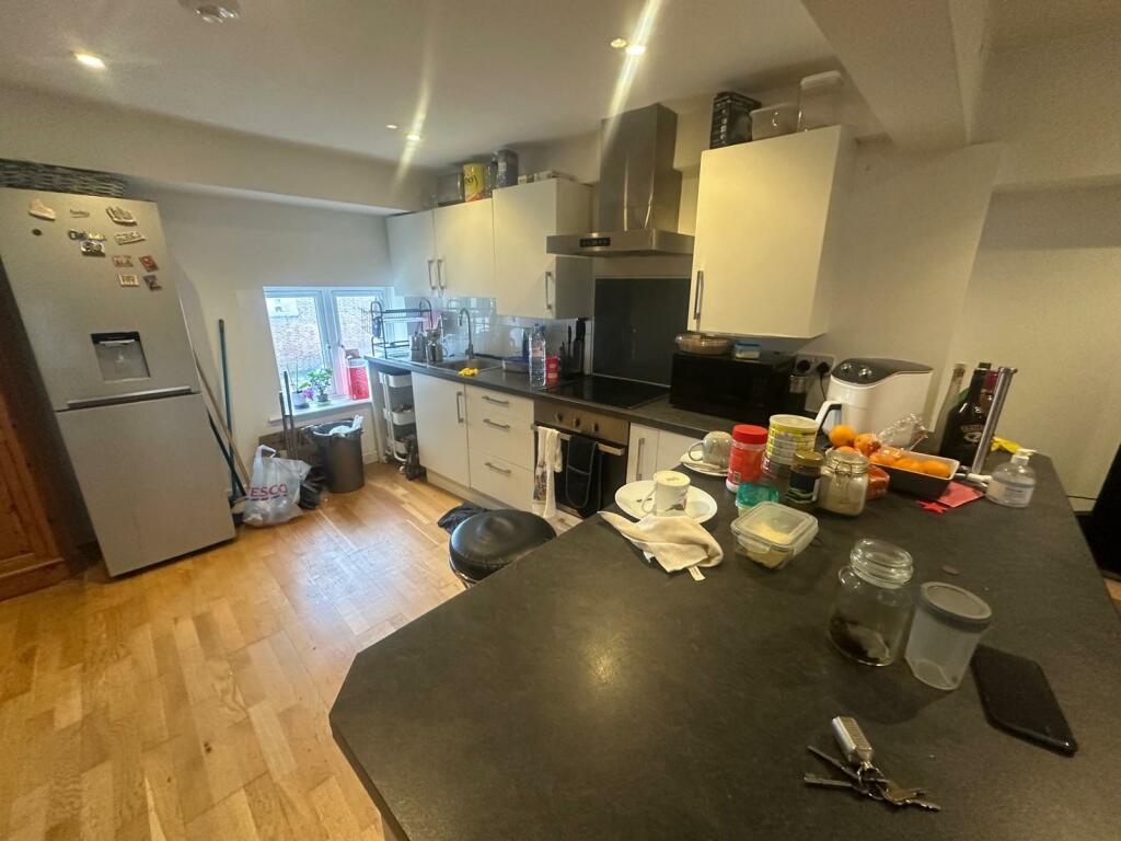 Additional image 12 of 78 & 78a High Street, Littlehampton, West Sussex, BN17 5DX