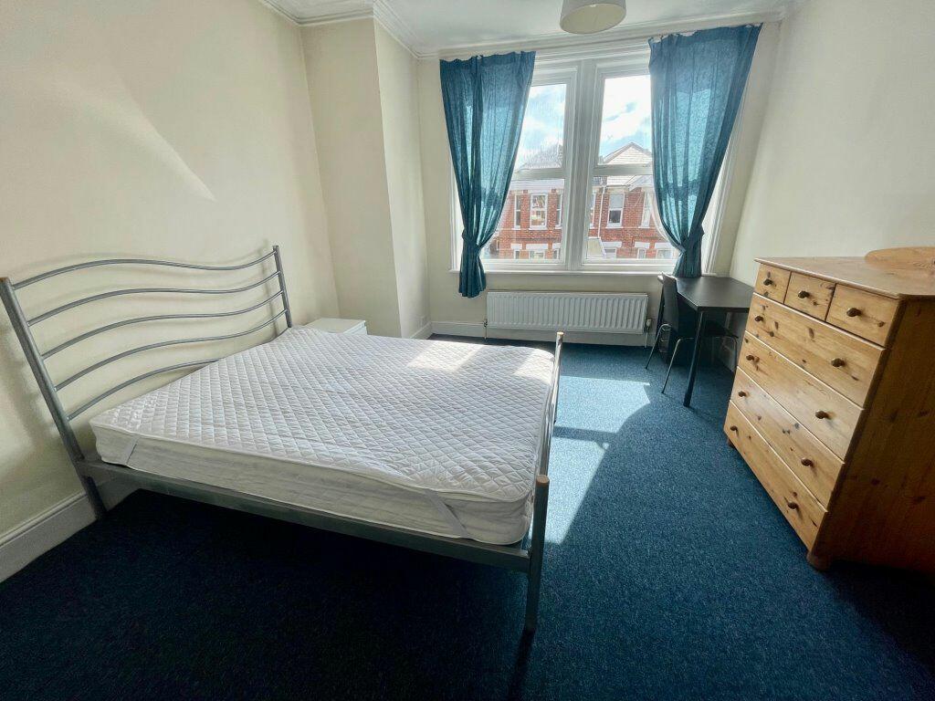 Additional image 11 of STUDENT FIVE DOUBLE BEDROOMS, CHARMINSTER (P05838)