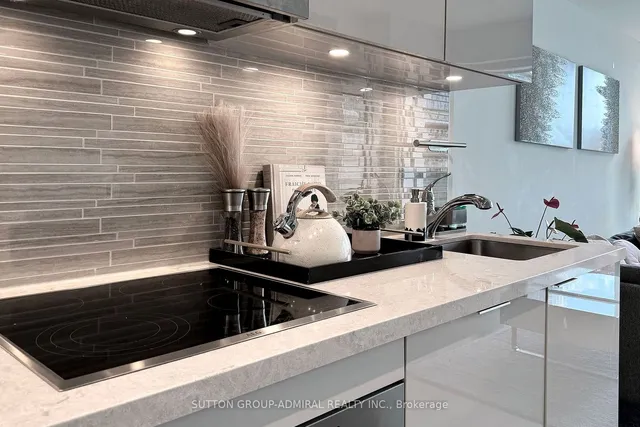 Additional image 18 of 158 Front St Unit 1412