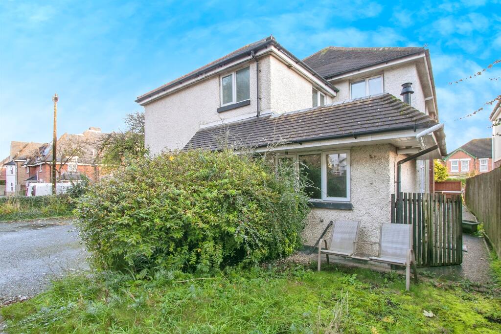 Additional image 3 of Holdenhurst Road, Bournemouth