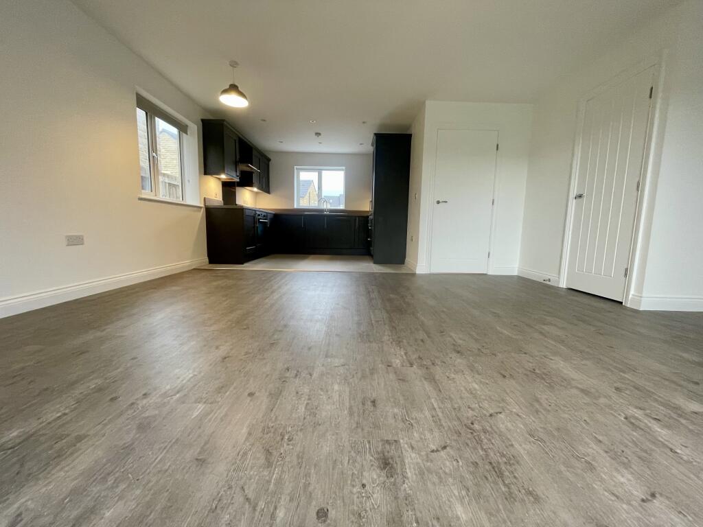 Additional image 2 of Saddle Close