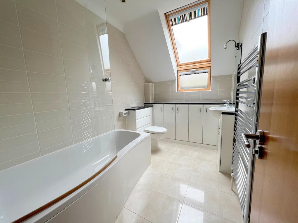 Additional image 14 of Brook Avenue, New Milton, Hampshire. BH25 5HD