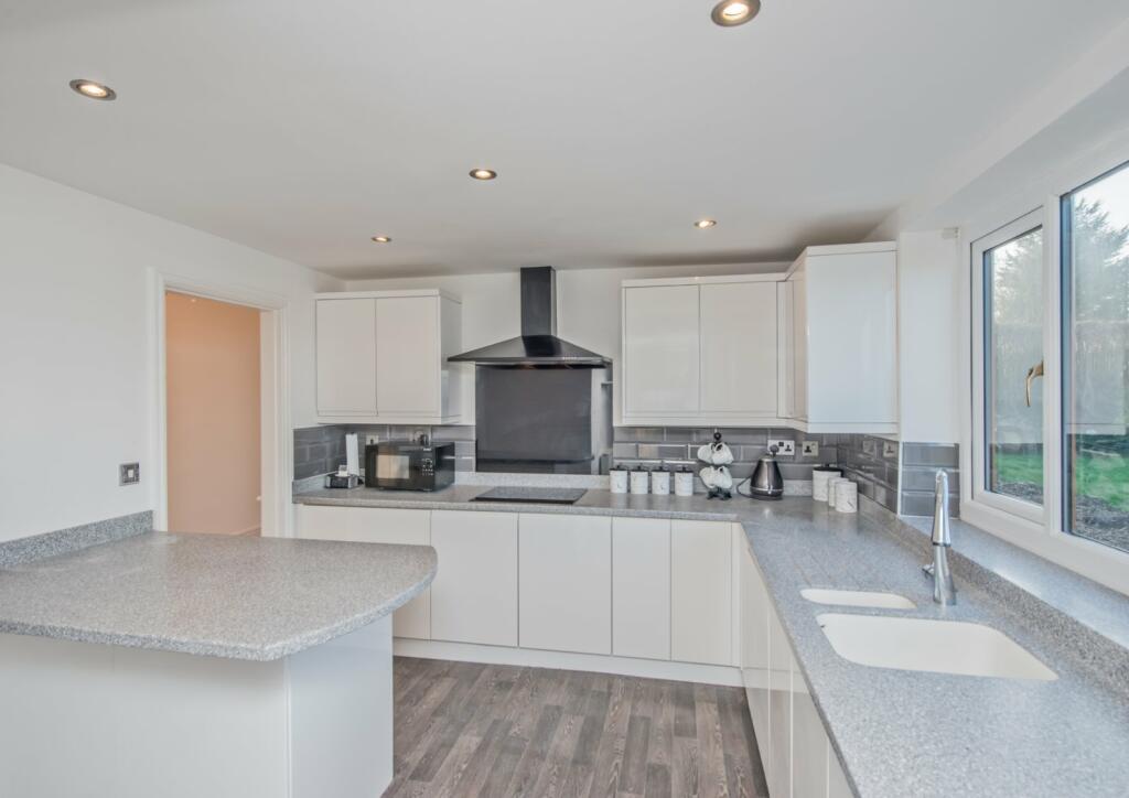 Additional image 4 of Halifax Road, Cleckheaton, BD19