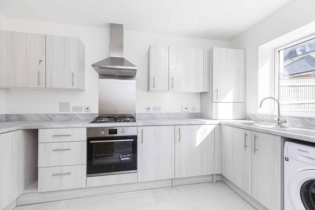 Additional image 17 of 280b Lymington Road, Highcliffe, Dorset. BH23 5ET