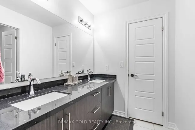 Additional image 26 of 2 Lackington St