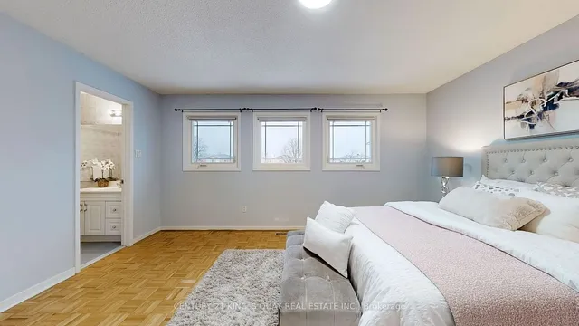 Additional image 19 of 77 Roxanne Cres