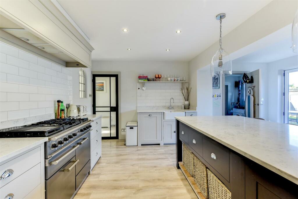 Additional image 15 of Marine Crescent, Goring-By-Sea, Worthing