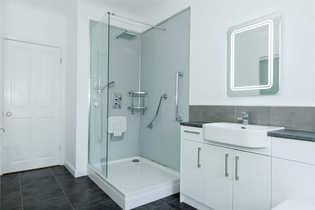 Additional image 19 of Griffiths Avenue, Lancing