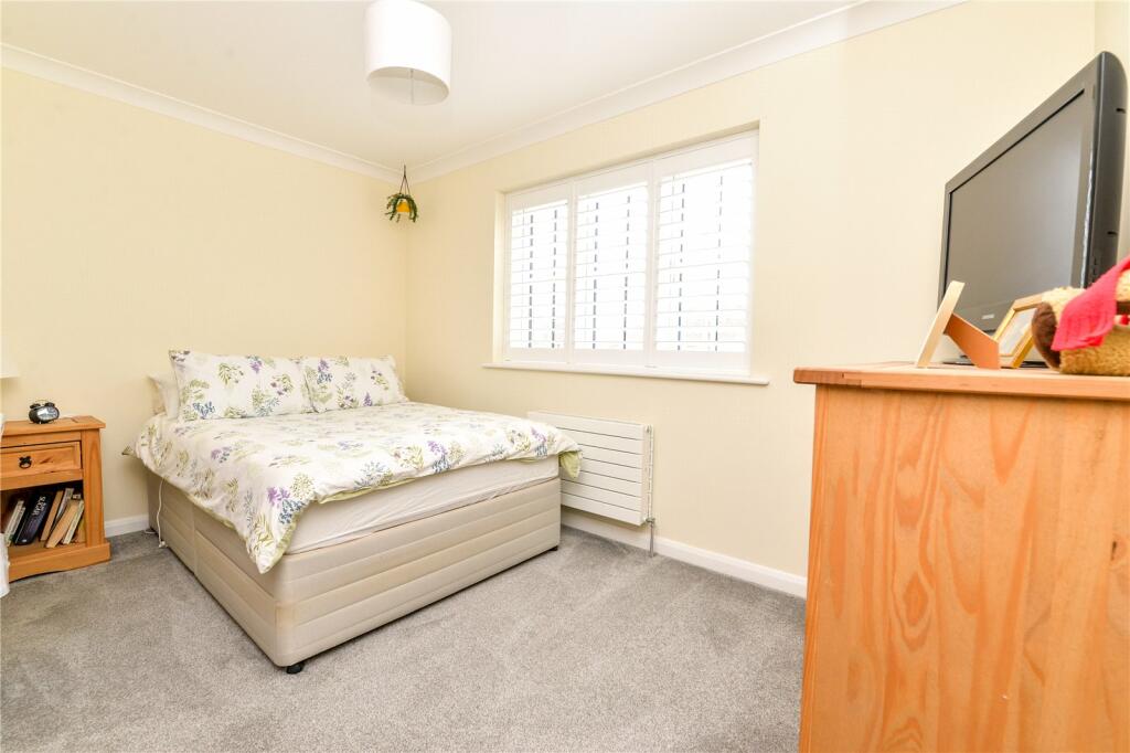 Additional image 19 of York Avenue, New Milton, Hampshire, BH25