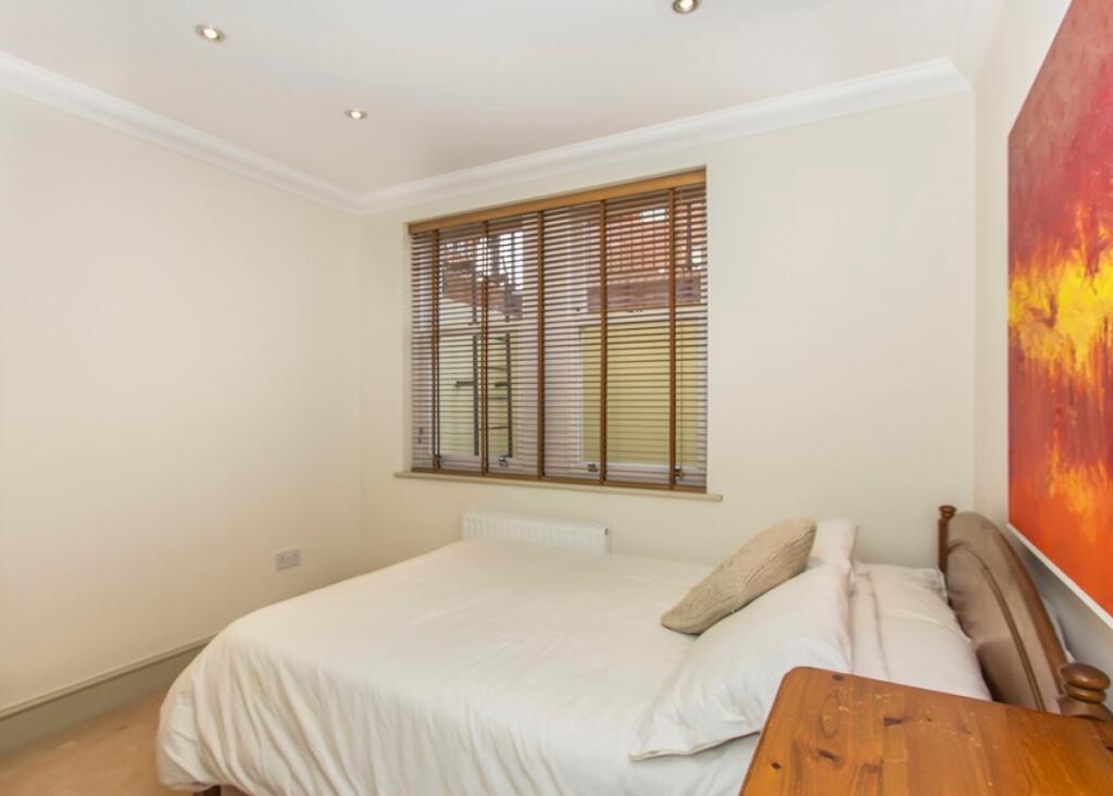 Additional image 8 of Pirbright House, West Cliff Gardens, Bournemouth, Dorset, BH2 5HL