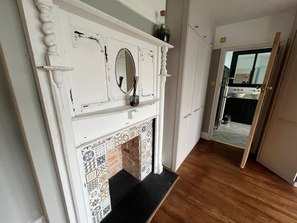 Additional image 18 of Barton Court Avenue, Barton On Sea, New Milton, Hampshire. BH25 7ES