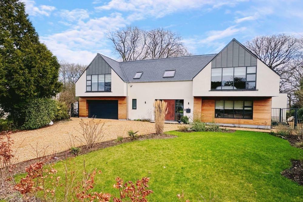Primary image of Warren Close, Ringwood, BH24 2AJ