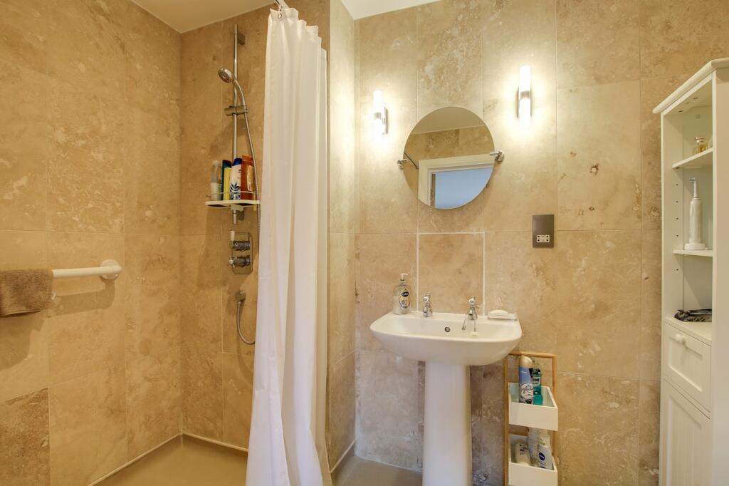 Additional image 12 of Homefield Close, Winkton, Christchurch, BH23