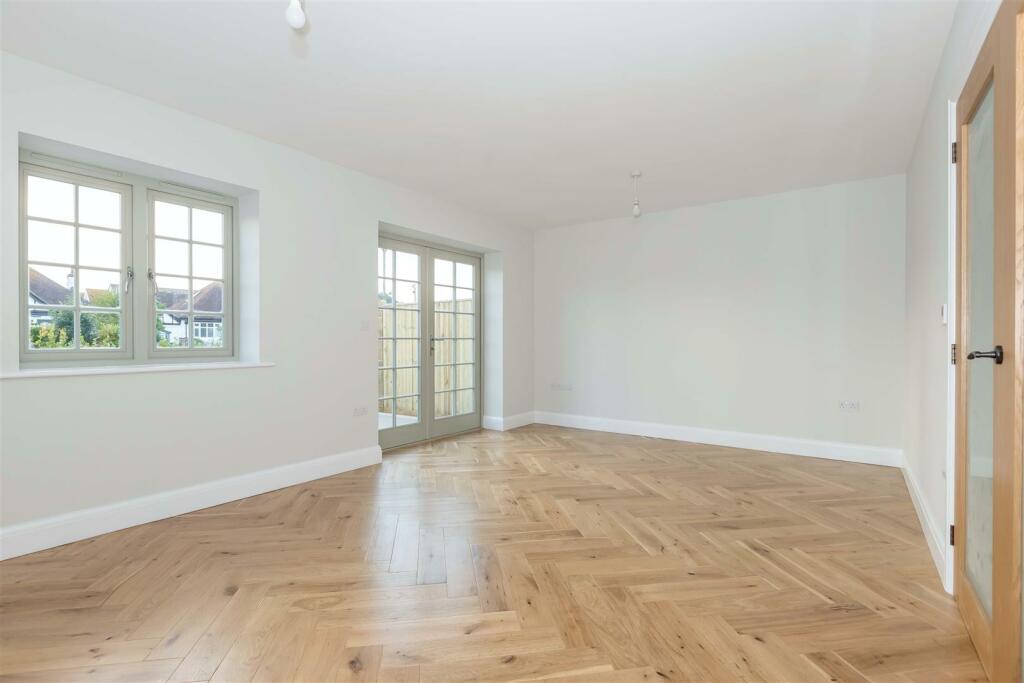 Additional image 13 of East Avenue, Goring-By-Sea, BN12 4DD