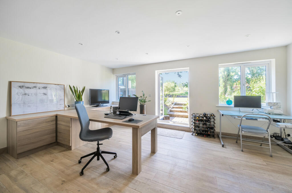 Additional image 9 of New Milton, Hampshire, BH25