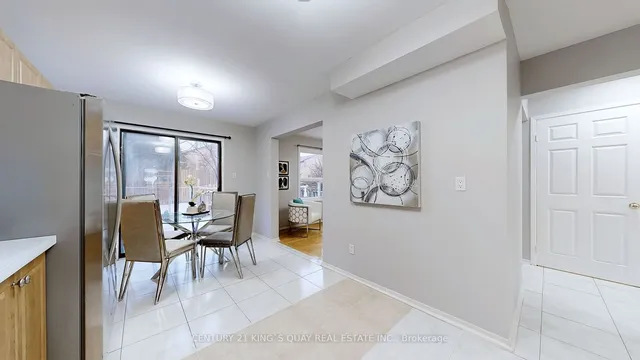 Additional image 13 of 77 Roxanne Cres