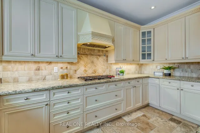 Additional image 15 of 1548 Pinery Cres