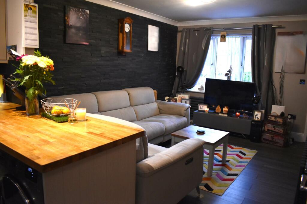 Additional image 4 of End Quasi-Semi - Ladymeadow Close, Bolton