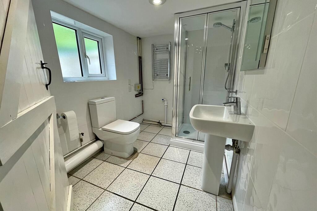 Additional image 4 of Creech