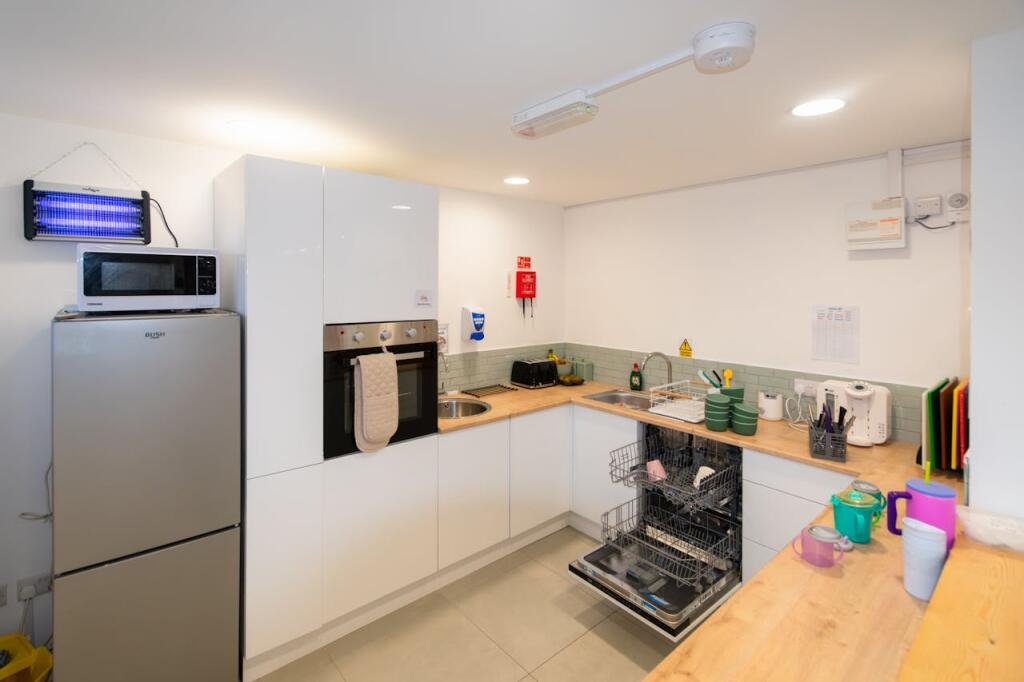 Additional image 7 of 120A-C Wimborne Road West, Wimborne, BH21 2DT