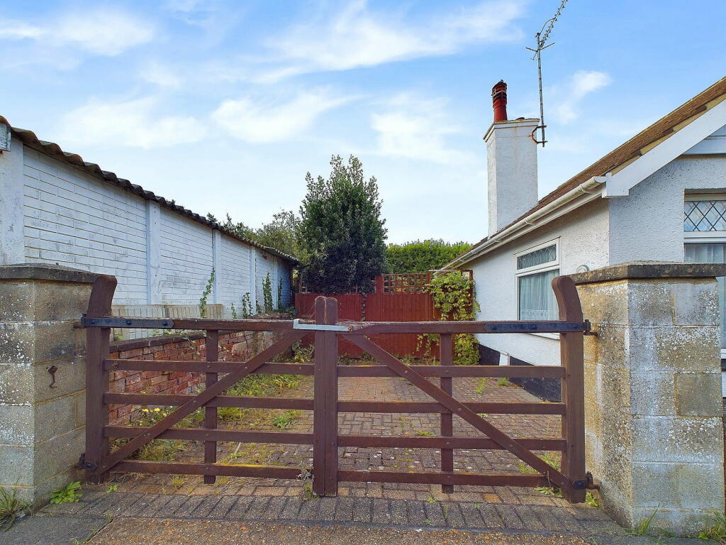 Additional image 10 of Rosslyn Avenue, Shoreham-by-Sea