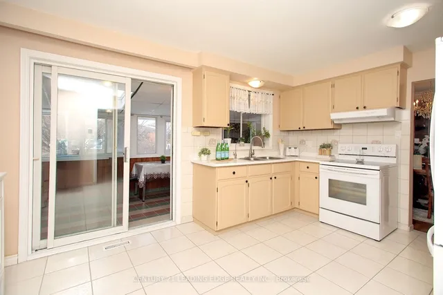 Additional image 8 of 3651 Broomhill Cres