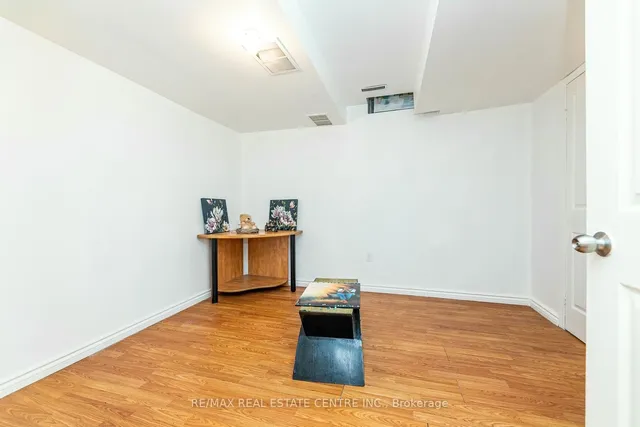 Additional image 32 of 43 Goldenlight Circ