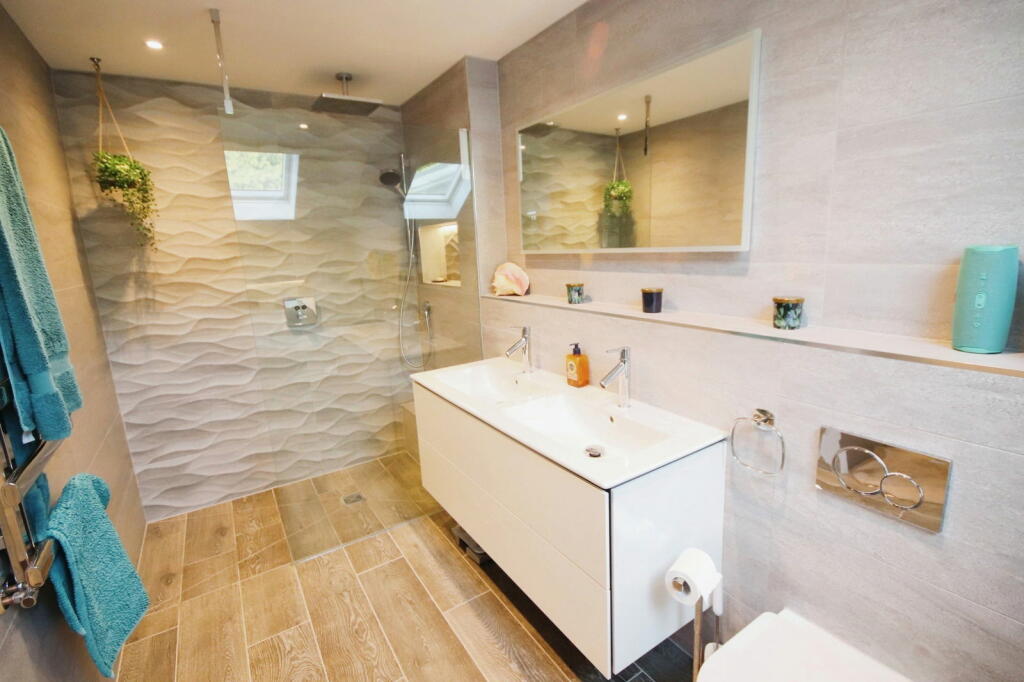 Additional image 6 of River Way,Christchurch,BH23 2QJ