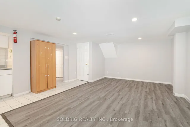 Additional image 2 of 4 Strathavon Dr