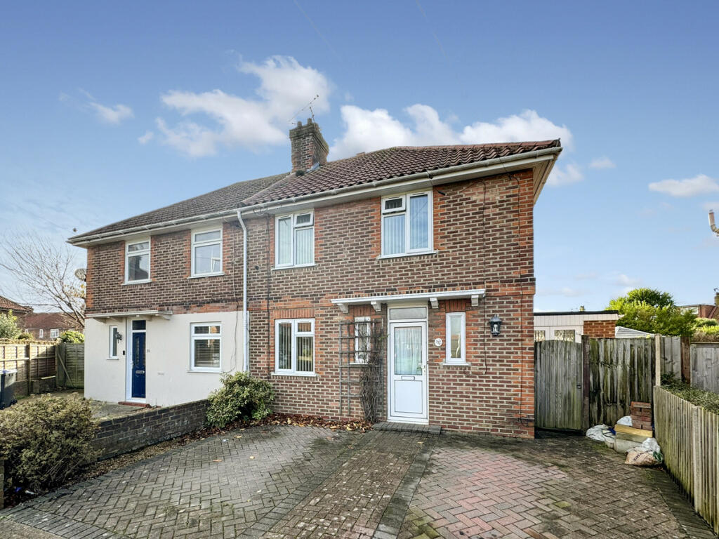 Thackeray Road, Worthing, BN14