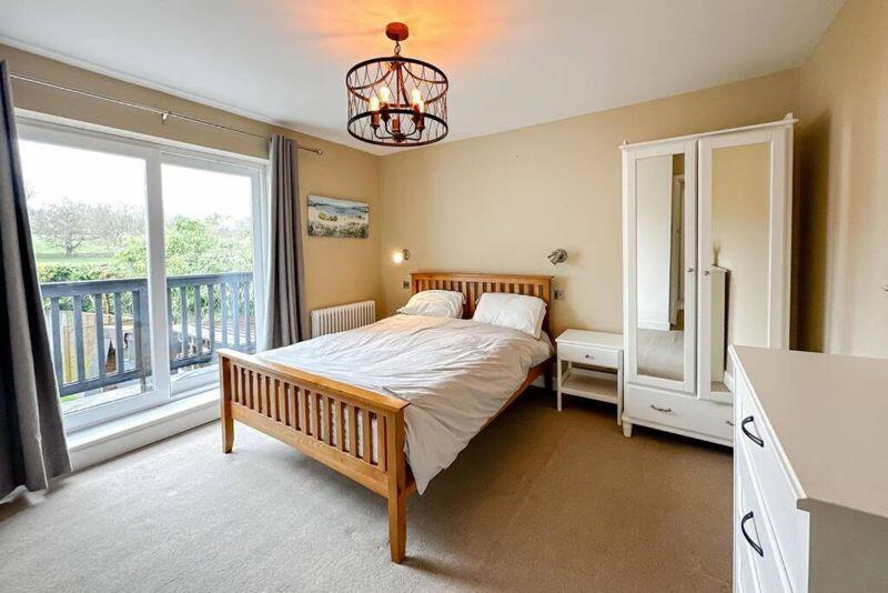 Additional image 9 of New Road, West Parley - Short Term let - £2500pcm