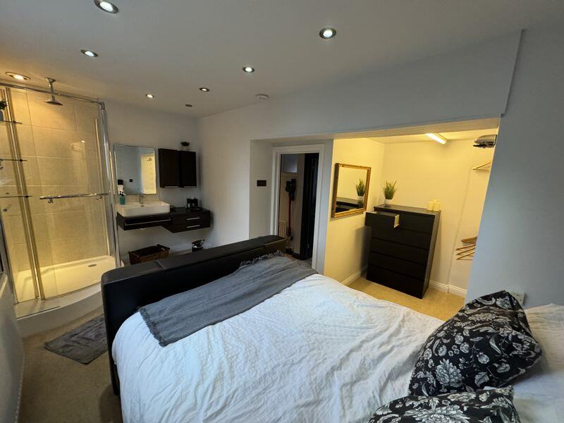 Additional image 7 of Immaculate Town Centre Home on North Street, Wareham