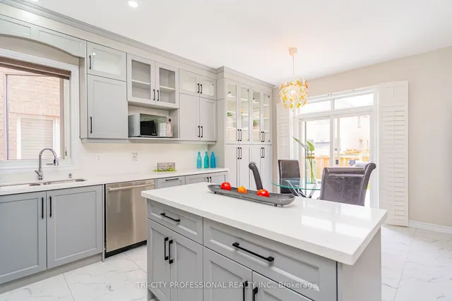 Additional image 13 of 5 Drummondville Dr