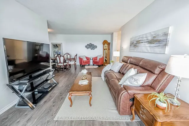 Additional image 15 of 20 Cherrytree Dr Unit 1408