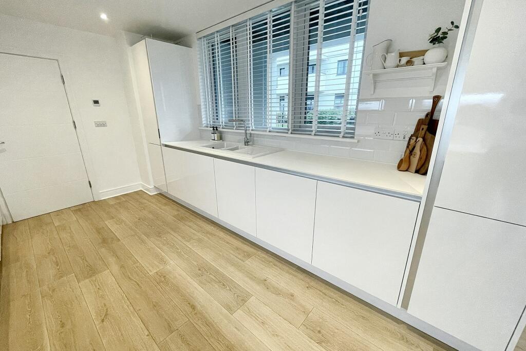 Additional image 15 of West Cliff