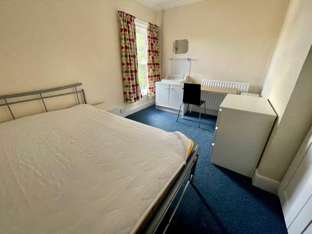 Additional image 8 of STUDENT FIVE DOUBLE BEDROOMS, CHARMINSTER (P05838)