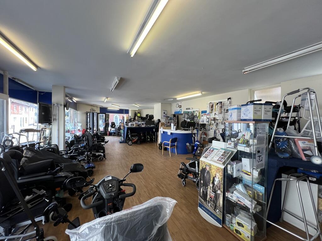 Additional image 2 of 25-26 East Street, Wimborne, Dorset, BH21 1DU