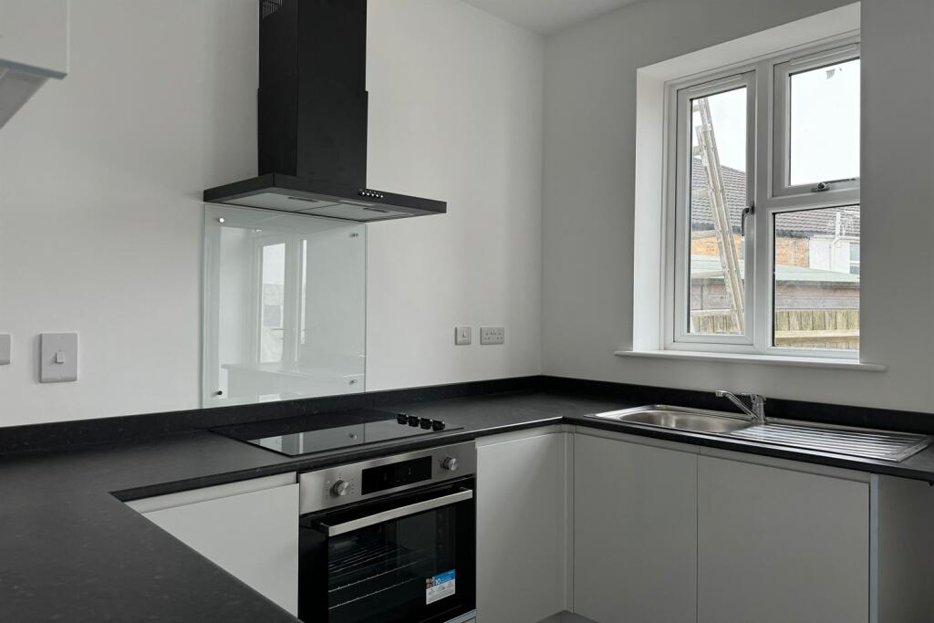 Additional image 3 of 3 bedroom Semi Detached House in Charminster