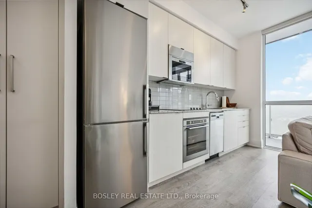 Additional image 7 of 101 Erskine Ave Unit 3006