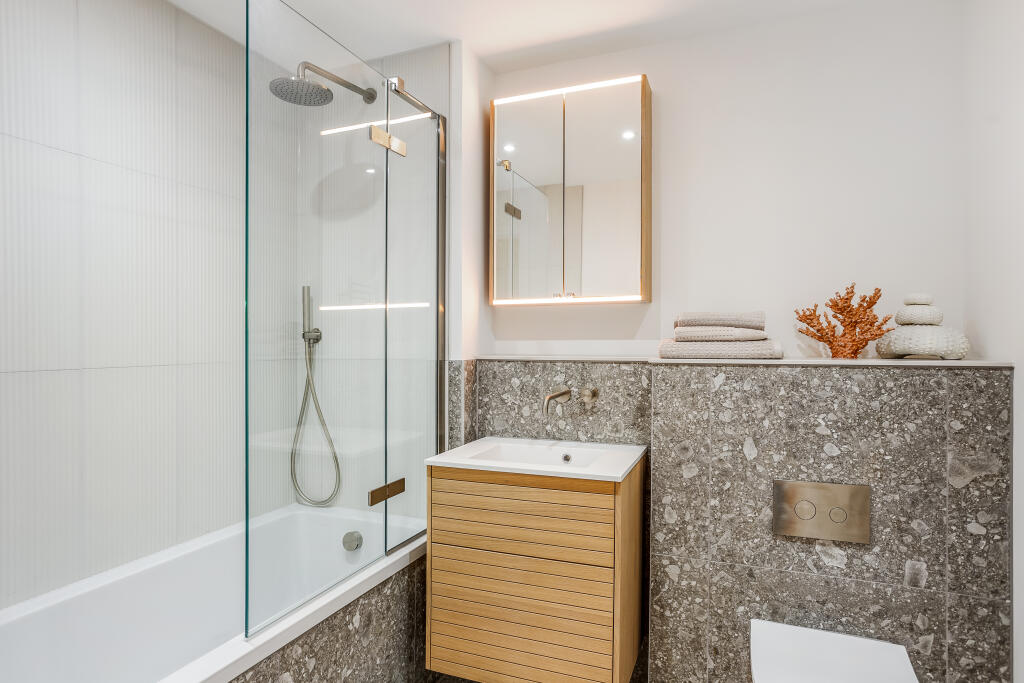 Additional image 16 of Kingsway, Hove, BN3