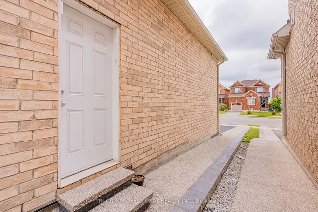 Additional image 29 of 5 Drummondville Dr