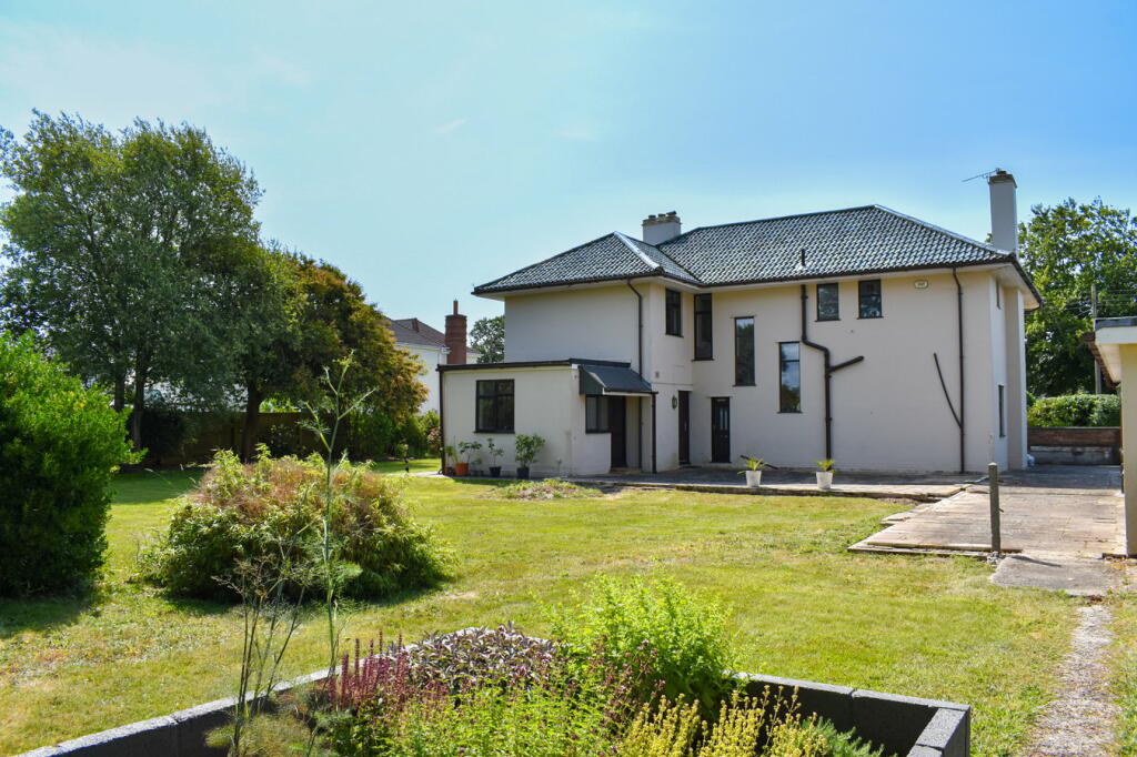 Additional image 19 of Chestnut Avenue, Barton on Sea, New Milton, BH25