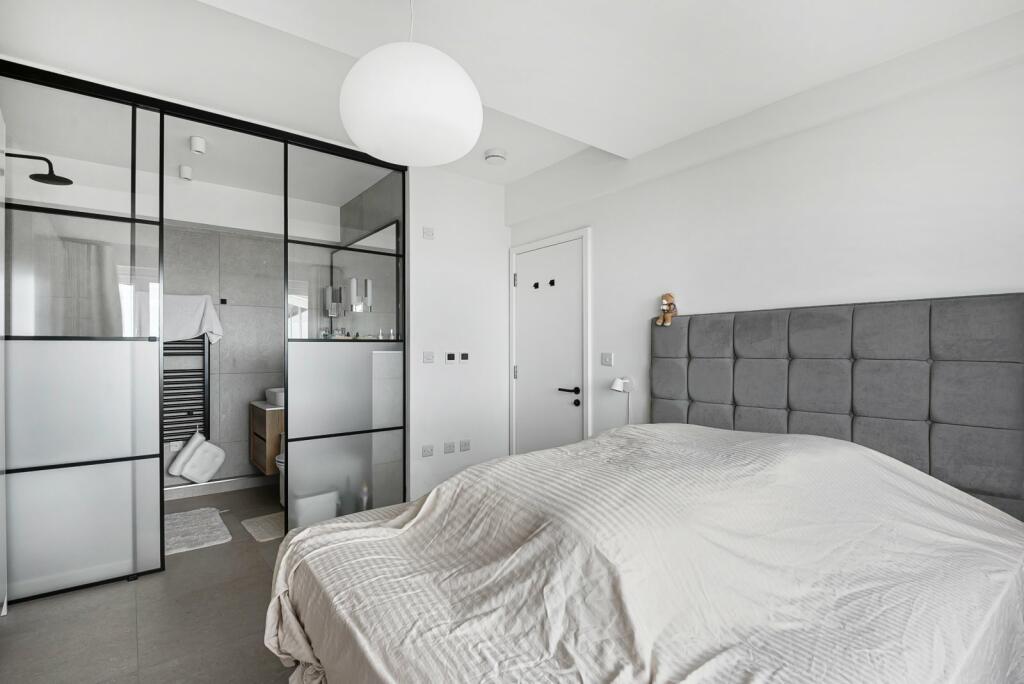 Additional image 7 of 10A Metropole Court, Kings Road, Brighton, BN1