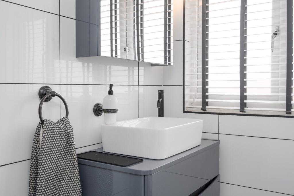 Additional image 22 of Spacious 5 Bed House with 2 Bathrooms On The Sought-After Heathfield Drive, Bolton