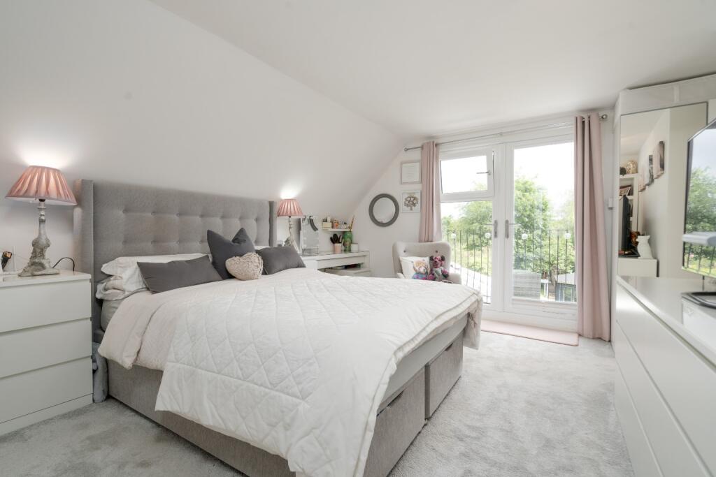 Additional image 16 of Spacious 5 Bed House with 2 Bathrooms On The Sought-After Heathfield Drive, Bolton