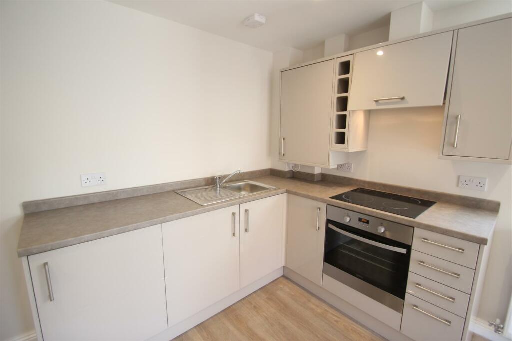 Additional image 3 of Flat 6 Parkers Court, 9 Frances Road